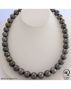 Beautiful Tahitian Pearl Necklace 