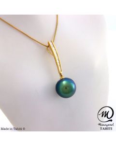 18K Gold Diamond Tahitian Pearl Pendant