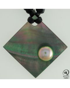 Unisex Nacre Pendant with Tahitian Pearls