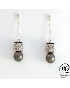 Silver Tahitian Pearl Earring, 9 mm 