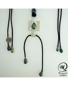 Nacre Pendant with Tahitian Pearls by MANAPEARL TAHITI