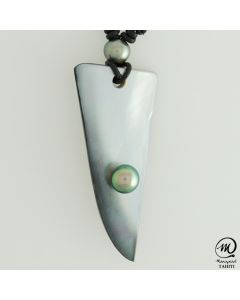 Unisex Nacre Pendant with Tahitian Pearls by MANAPEARL